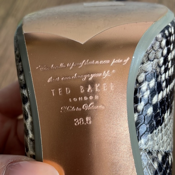 Ted Baker - snake skin pointed-toe heels - Picture 11 of 11
